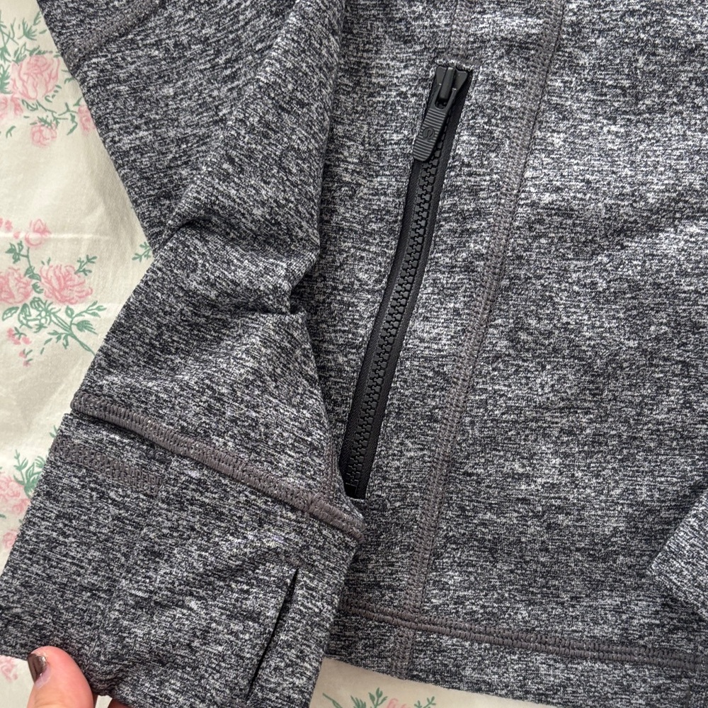 Lululemon Define - image 4